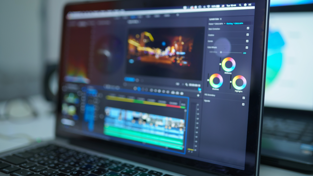 Laptops With The Best Speakers Top 9 Laptop with Best Speakers for 2025 - TechReviewly
